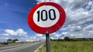 c'est décidé, la vitesse de l'autoroute abaissée définitivement à 100kmh en france