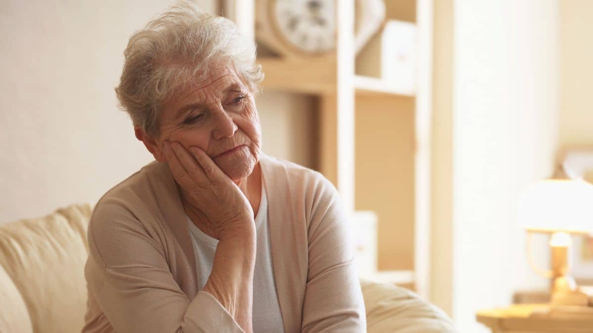 femme agée seuil de pauvreté