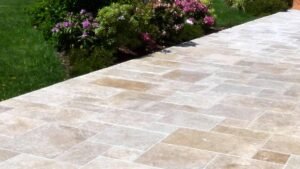 travertin terrasse resiste comment