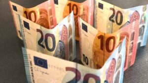 clap de fin pour les billets de 5 a 100 euros remplaces par une monnaie numerique