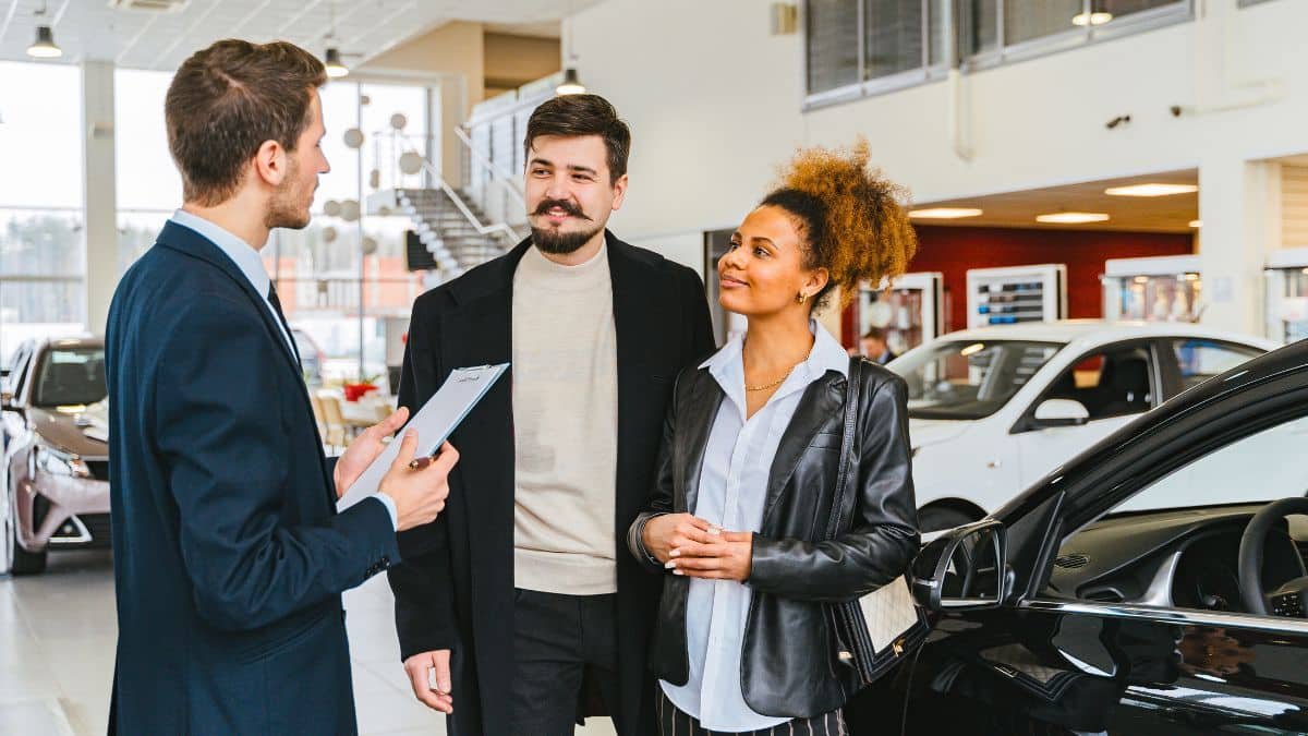 « je ne me suis rendu compte de rien » cette arnaque des vendeurs auto coûte cher à de nombreux acheteurs