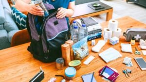 un sac de survie obligatoire voici comment etre pret a survivre 72h en cas de crise selon leurope